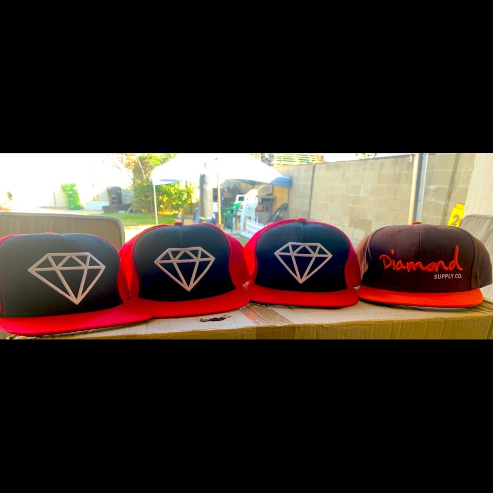 Diamond snap backs for sell. Brand new !